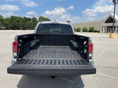 Used 2017 Toyota Tacoma TRD Pro AWD/4WD image 17