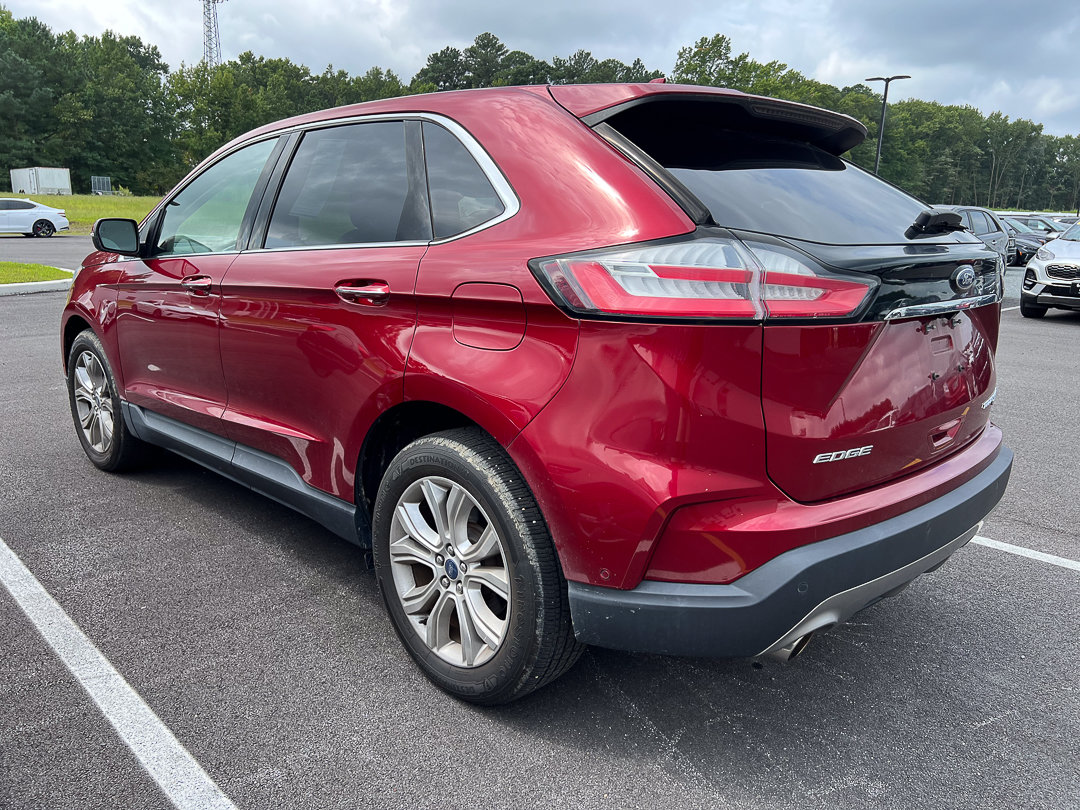 Used 2019 Ford Edge Titanium w/ Equipment Group 301A AWD/4WD image 2