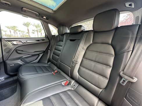 Used 2026 Porsche Macan AWD/4WD image 36