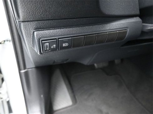 Used 2022 Toyota Corolla SE image 13