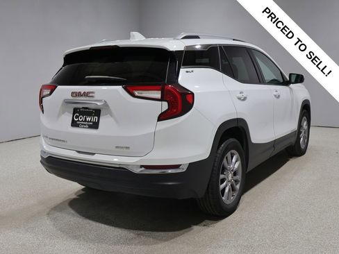 Used 2024 GMC Terrain SLT AWD/4WD image 2