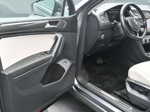 Used 2018 Volkswagen Tiguan SEL Premium AWD/4WD image 26