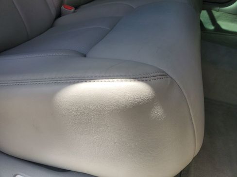 Used 2006 Cadillac DTS w/ Trunk Convenience Package image 30