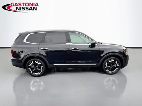Used 2025 Kia Telluride S FWD image 10
