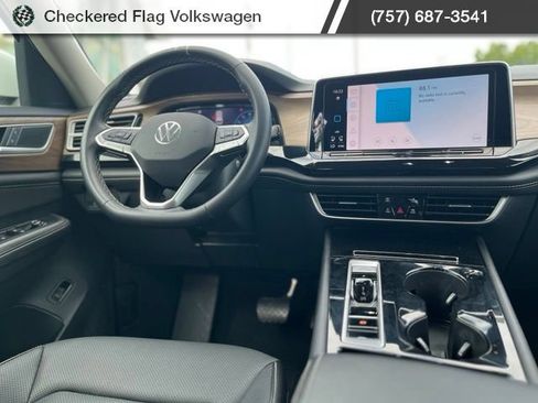 Used 2025 Volkswagen Atlas SE FWD image 29