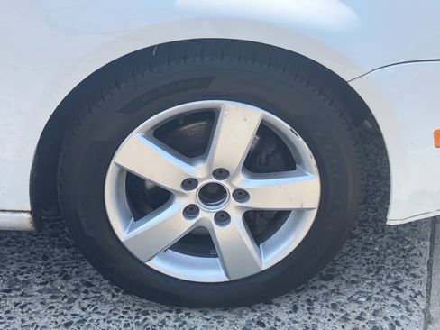 Used 2009 Volkswagen Jetta SEL FWD image 15