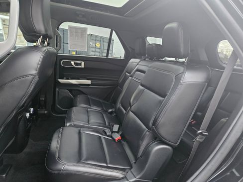 Certified 2021 Ford Explorer XLT w/ Equipment Group 202A image 11