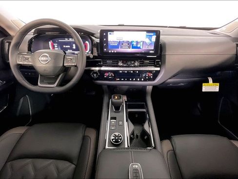 New 2026 Nissan Pathfinder Platinum w/ Cargo Package image 2