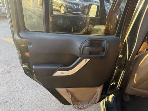 Used 2011 Jeep Wrangler Unlimited Rubicon w/ Dual Top Group image 19