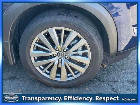 Certified 2025 Nissan Pathfinder SL w/ SL Premium Package image 9