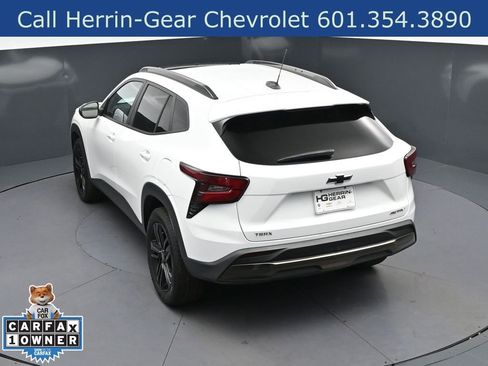 Used 2025 Chevrolet Trax ACTIV w/ Sunroof Package FWD image 32