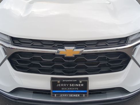 Used 2024 Chevrolet Trax LT w/ Driver Confidence Package FWD image 10