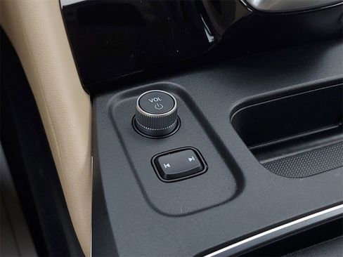 Certified 2025 Acura MDX w/ Technology Package image 30