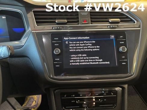 Certified 2022 Volkswagen Tiguan SE w/ Panoramic Sunroof Package image 16
