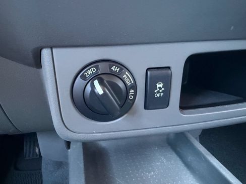 Used 2019 Nissan Frontier SV AWD/4WD image 34