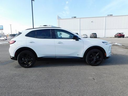 Certified 2025 Buick Envision Sport Touring image 2