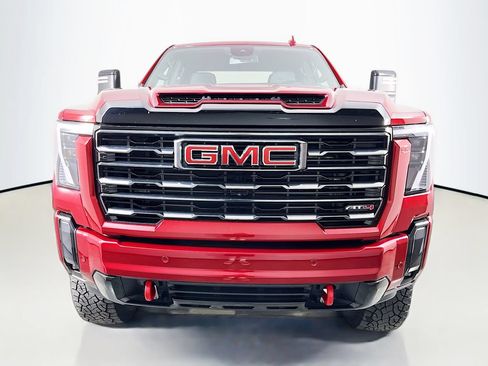 Used 2024 GMC Sierra 2500 AT4 AWD/4WD image 3