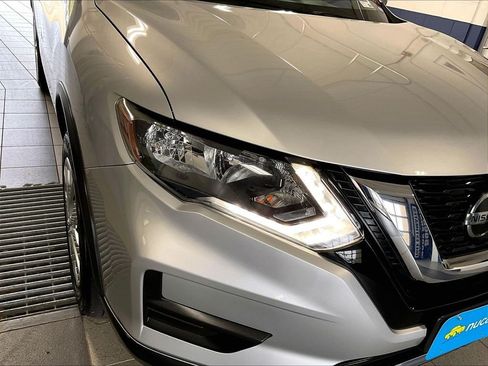 Used 2020 Nissan Rogue S AWD/4WD image 32