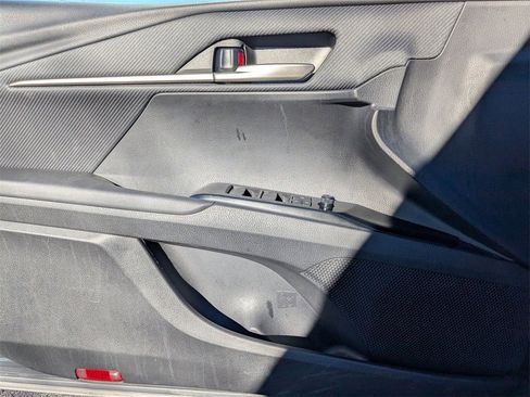 Used 2025 Toyota Camry SE image 13