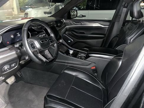 Used 2022 Jeep Grand Cherokee Overland w/ Adv Protech Group III image 7