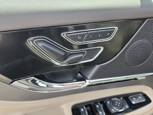 Used 2024 Lincoln Corsair FWD image 18