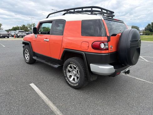 Used 2014 Toyota FJ Cruiser 4WD w/ Upgrade Package image 4