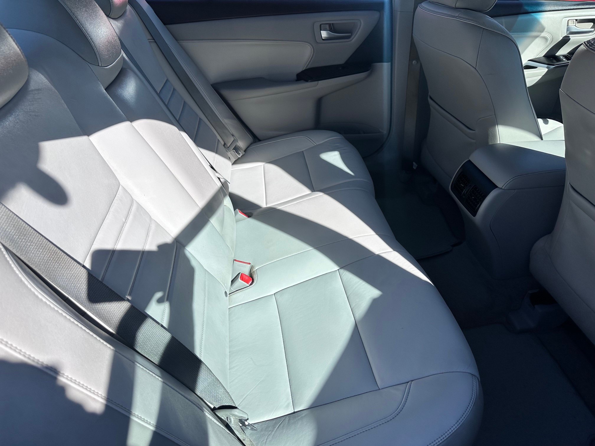 Used 2016 Toyota Camry XLE w/ Moonroof Package FWD image 8