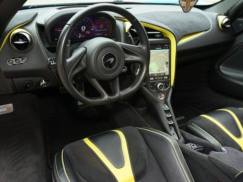 Used 2022 McLaren 720S Spider image 15