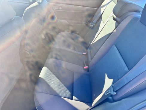 Used 2017 Toyota Corolla LE image 6