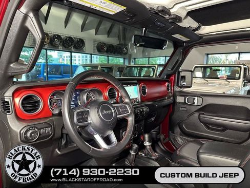Used 2022 Jeep Wrangler Unlimited Rubicon AWD/4WD image 16
