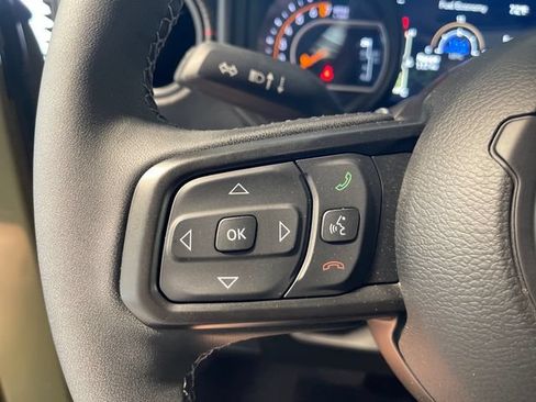 Used 2025 Jeep Gladiator Rubicon AWD/4WD image 7