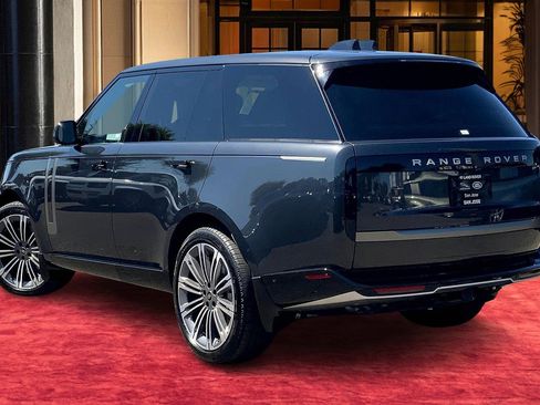 New 2025 Land Rover Range Rover SE image 4