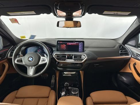 Certified 2025 BMW X4 xDrive30i w/ M Sport Package AWD/4WD image 2