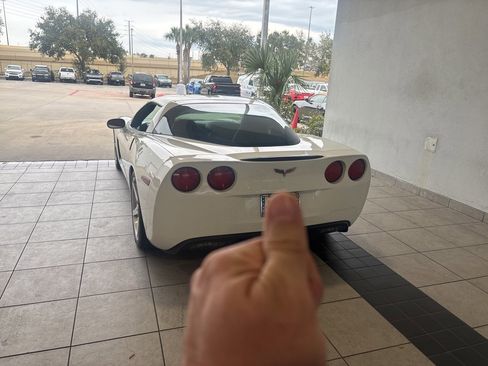 Used 2007 Chevrolet Corvette Coupe w/ Preferred Equipment Group image 5