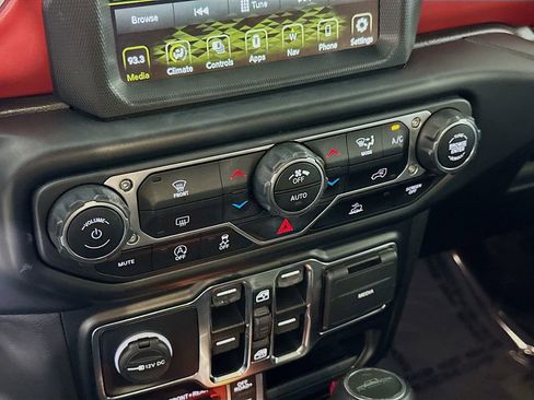 Used 2022 Jeep Gladiator Rubicon w/ LED Lighting Group AWD/4WD image 28