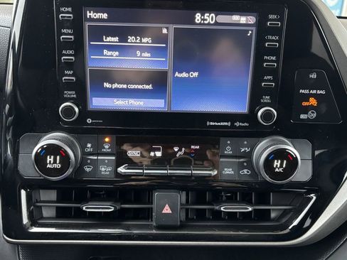 Used 2022 Toyota Highlander LE image 15