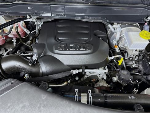 Used 2024 RAM 2500 Tradesman w/ Chrome Appearance Group image 34