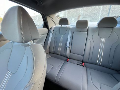 Used 2025 Hyundai Elantra SEL image 37