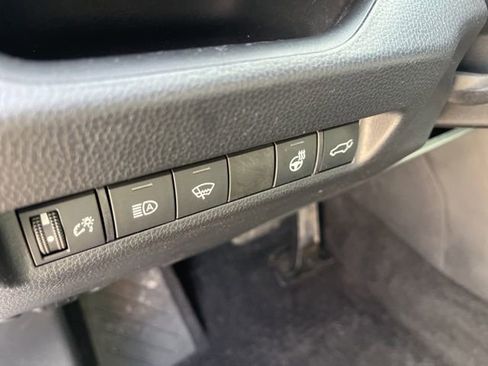 Used 2021 Toyota RAV4 XLE image 13