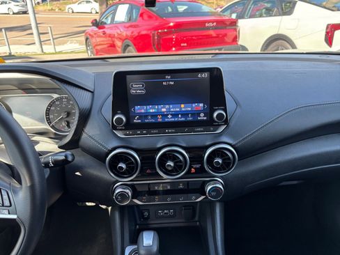 Used 2025 Nissan Sentra SV FWD image 17