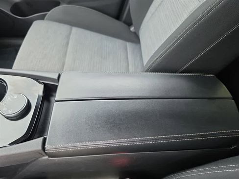 Used 2023 Nissan Rogue SV AWD/4WD image 45