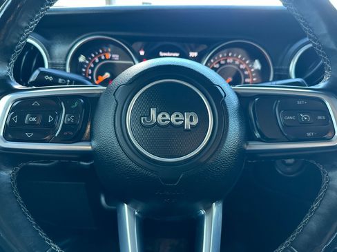 Used 2020 Jeep Gladiator Overland image 23