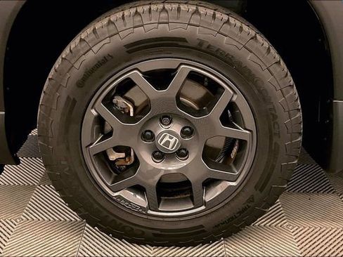 Used 2023 Honda Pilot TrailSport image 9