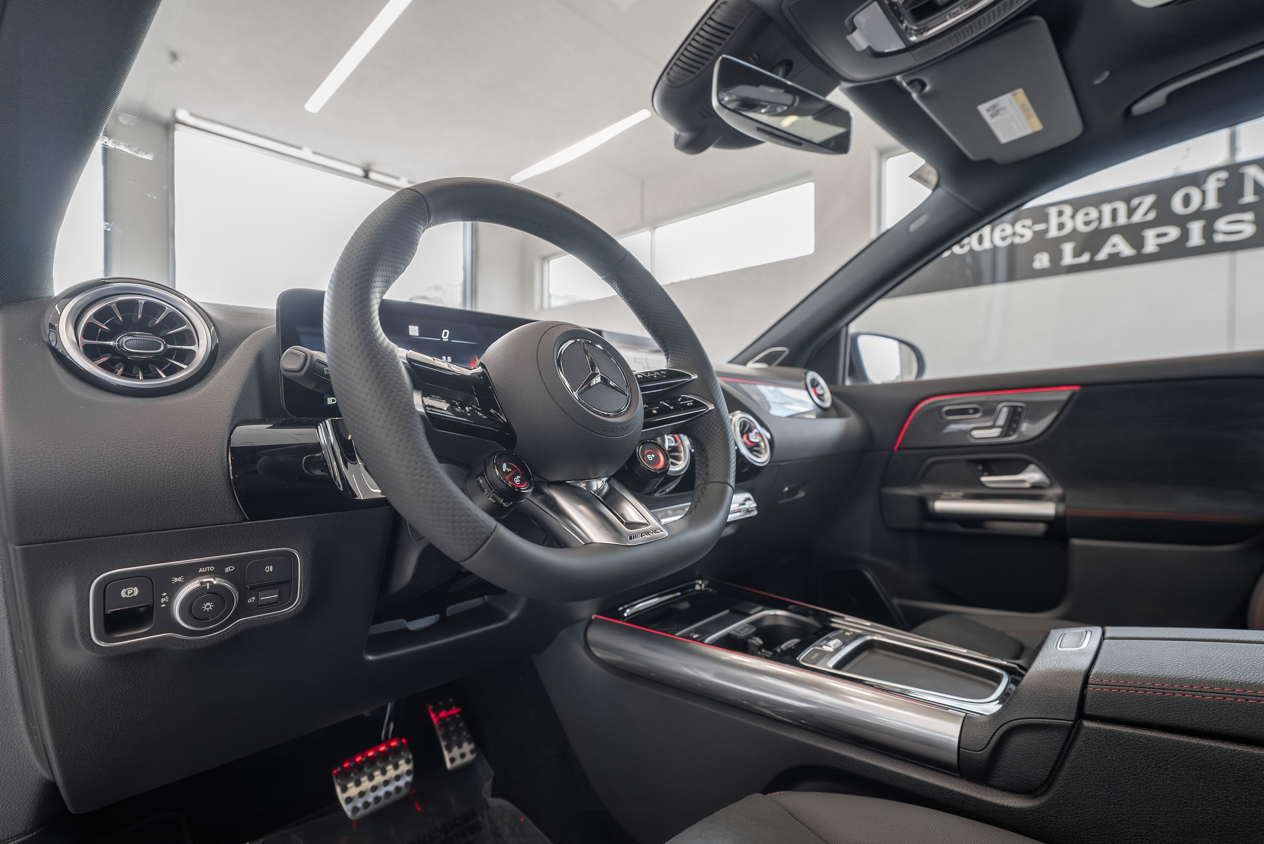Used 2025 Mercedes-Benz GLA 35 AMG 4MATIC image 6