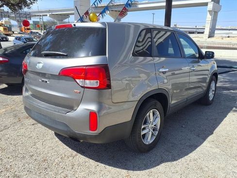Used 2014 Kia Sorento LX AWD/4WD image 5