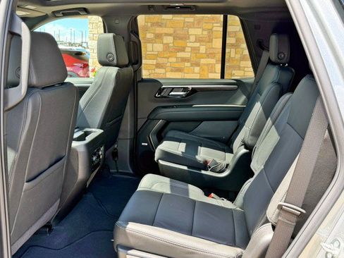 Used 2026 Chevrolet Tahoe Z71 w/ Comfort Package AWD/4WD image 20