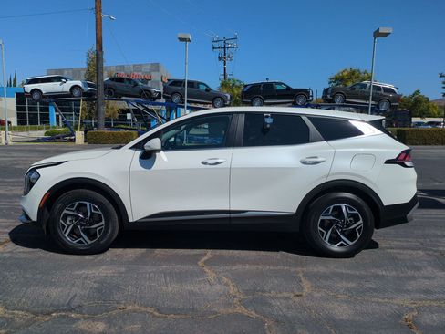 Certified 2023 Kia Sportage LX FWD image 9