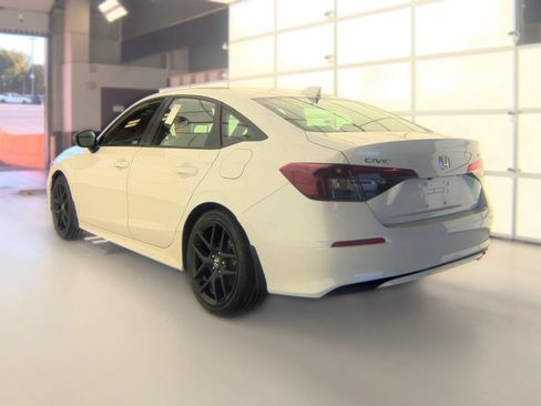 Used 2025 Honda Civic Sport image 6
