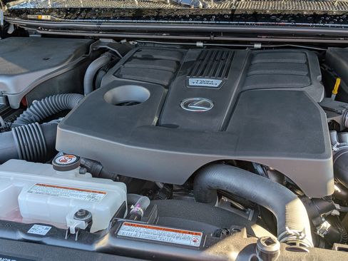 Used 2024 Lexus GX 550 w/ Accessory Package (2T) image 36