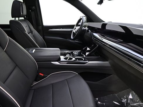 Used 2025 Cadillac Escalade Sport w/ Touring Package image 16